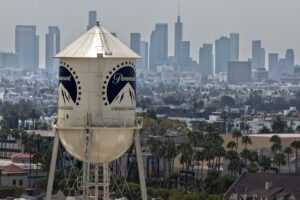 Fusión entre Paramount y Warner Bros. Discovery se retrasa por batalla legal antimonopolio